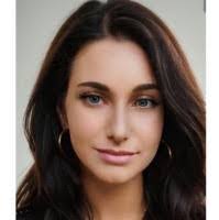 Julie Volpe's Instagram, Twitter & Facebook