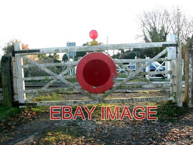 PHOTO LEVEL CROSSING GATES ON CHURCH DAM 2016 | eBay UK