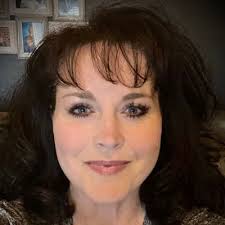 Kelli Lang (@kelliphill13)