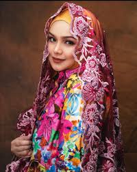 Lagu bukan cinta biasa adalah salah lirik lagu cintaku bukan diatas kertas. Lirik Lagu Kuasa Cintamu Dato Sri Siti Nurhaliza Faizzah Amir
