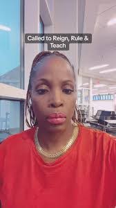 Tamara Pullen's Instagram, Twitter & Facebook