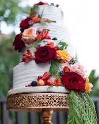 This rich color feels fresh and elegant when paired with ivory and just a bit of pink. Trending Fall Wedding Colors How To Choose And Pair Them