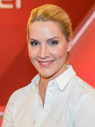 Januar 1976 in paderborn ) 2 ist eine deutsche journalistin und fernsehmoderatorin. Judith Rakers Wikipedia