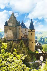 20 Of The Most Beautiful Fairy Tale Castles In The World Avenly Lane Travel Fairytale Castle Germany Castles Castle