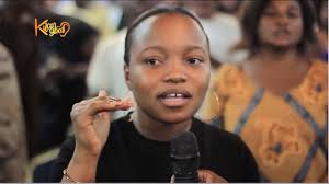 Tope daha önce jesters international komedi grubunun bir üyesiydi. Meet Tope Alabi S Beautiful Daughter Ayomikun That Sings Just Like Her Mum Youtube