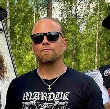 Här kommer den nya menyn. Bolognese tagits bort trots sin popularitet pga  lång tillagnings tid. Samt vill jag berätta att pizzerian håller stängt på  midsommarafton/ 22.06/ dvs på fredag. Ha så fint