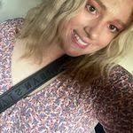 Monique Bowden's Instagram, Twitter & Facebook