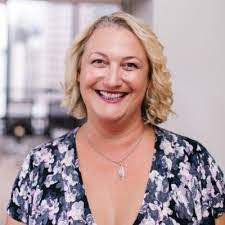 Laura Neece's Instagram, Twitter & Facebook