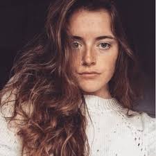 Bailey Larsen (@bailslarsen)