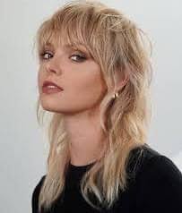 House call taper w curly mullet and beard 💟 #taper #curly #mullet #haircut  #barber #femalebarber #barberia #barbershop #housecall #barbergirl