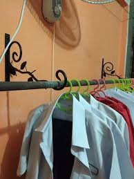 Penyangkut baju serbaneka ini boleh anda lakukan dengan menggunakan penyangkut baju jenis besi. Diy Tempat Gantung Baju Desainrumahid Com