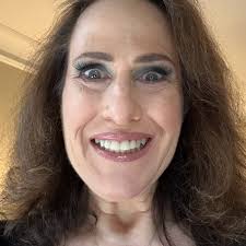 Kindness in Action: Flight Attendant Helps Autistic Passenger