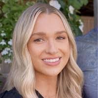 Karen Laberge's Instagram, Twitter & Facebook