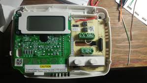 Typical wiring diagram for single transformer systems. 1f78 144 White Rodgers 1f78 144 Non Programmable Thermostat 24 Volt Or Millivolt System Horizontal