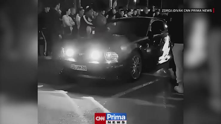 Auto vletělo přímo do diváků. Na tuningovém srazu na Liberecku záchranáři  ošetřili 5 zraněných - CNN Prima NEWS