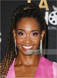 Billie Mackenzie's Instagram, Twitter & Facebook