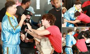 Both deji and anesongib are back in action on the. Bryce Hall Austin Mcbroom Press Conference For Their June 12 Boxing Match On Descends Into A Brawl Daily Mail Online