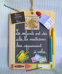 Nous avons sélectionné les meilleurs idées cadeau originales et insolites à offrir à quelqu'un qui a tout. Ardoise Les Couleurs De L Ecole Cadeau Maitresse Personnalisable Idee Cadeau Maitresse Cadeaux Maitresse Cadeau Maitresse Maternelle