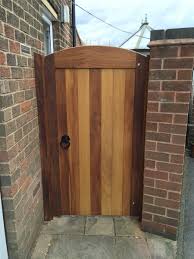Side entry lap gate various sizes available a sturdy heavy duty side gate, just right specifications the gate is available in the following sizes: Entry Gates For Sale From Mitech Joinery