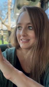 Angela Oneill's Instagram, Twitter & Facebook