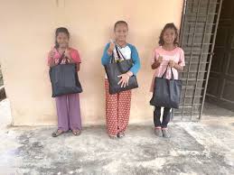 Ditinggal suami bukanlah akhir dari perjalanan hidup seorang perempuan. Penyerahan Bantuan Pakaian Seragam Sekolah Dari Jakoa Ke Seluruh Kampung Orang Asli Negeri Pahang Laman Web Rasmi Jabatan Kemajuan Orang Asli