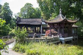 Gartenmöbel aus holz werden in der übereinstimmen art von stücken hergestellt wie gartenmöbel aus anderen materialien. Chinesischer Garten Frankfurt Chinesen Sanieren Wasserpavillon