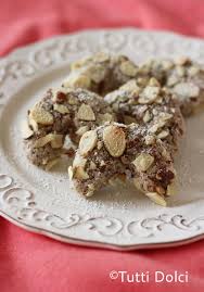 Amaretti Tutti Dolci Almond Cookies Italian Cookies Desserts