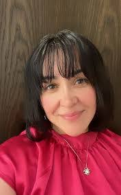 Carla Dow's Instagram, Twitter & Facebook