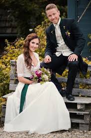 Hochzeitskleid Tracht Hochzeitskleid Tracht Trachten Hochzeit Dirndl Hochzeit Hochzeitsfoto Tracht