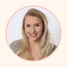 Stephanie Clairmont's Instagram, Twitter & Facebook