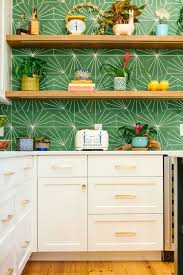 Take a cue from nature's hues, and update your kitchen with one of our creative yet functional ideas for a gorgeous green backsplash. 25 Colorful Kitchen Backsplashes To Enliven The Space Shelterness