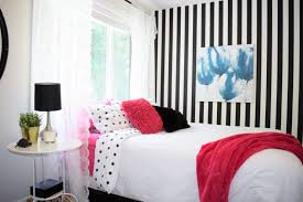 With a fun gallery wall perfect for a teenage girls room. Bedroom4designs Home Contact Dmca Privacy Sitemap Pink And Black Bedroom For Teenage Girls Hot Pink Black And White Polka Dot Childrens And Teen Bedding Set Exactly How I Wanna Do Dais Room Pink Black W White Accents Pin By Alison