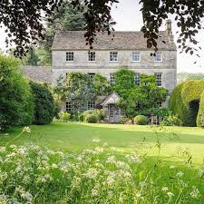 2 531 Likes 27 Comments Debby Botanica Trading Debbytenquist On Instagram At Home With Mary Keen Gloucester Home And Garden Cotswolds Gloucestershire