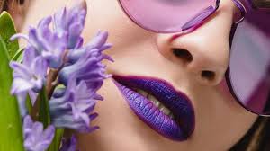 Pada artikel ini saya tambahkan 2 poin yaitu warna pink dan ungu, kedua warna tersebut adalah warna warna hijau adalah warna yang identik dengan alam dan mampu memberi suasana yang santai. Ungu Warna Resmi Hari Perempuan Sedunia Alasannya Health Liputan6 Com