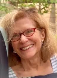 Lori Moen's Instagram, Twitter & Facebook