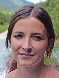 feiert Geburtstag … feiert Geburtstag