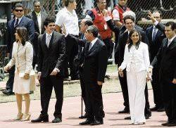 Ella hija del matrimonio del premio nobel de la paz con margarita penón, además de su hermano óscar felipe. Oscar Felipe Arias Penon Al Dia Nacionales All Along She Has Been Working Closely With Her Husband In Turning Costa Rica Into A Prosperous Country Pictures Photos
