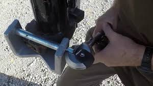 Besides that, the gooseneck hitches ball is fixed in a place. Blaylock Gooseneck Lock Defeat Youtube