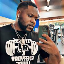 Kalen Walker runs a wind legal 9.94 100m PB and is now fifth-fastest in the  world this season! 😤 (📷: IowaXC_TF/X)