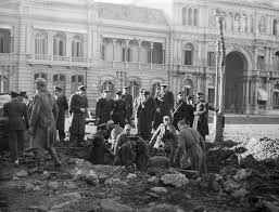 La ferocidad puesta en el ametrallamiento y bombardeo inútiles de las concentraciones de trabajadores desarmados fue un anuncio el 31 de agosto, perón ofrece su renuncia a la cgt; A 60 Anos Del Bombardeo A Plaza De Mayo El Mensajero Diario