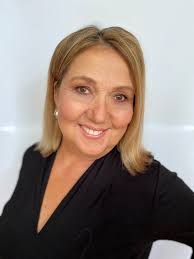 Sharon Lindgren's Instagram, Twitter & Facebook