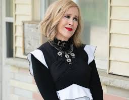 Be the funniest group costume at the halloween party with these schitt's creek costumes. Moira Rose Outfits From Schitt S Creek You Ll Want To Copy Asap
