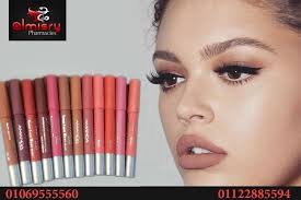 متوفر الان في صيدلية المصري أحمر الشفاه المات من شركة أماندا Amanda Silky  Matte Lipstick -ذو ملمس مريح طويل المفعول لا يجعل الشفاه جافة. -ذو صيغة غير  لامعة في شكل قلم رصاص