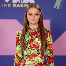 Joey lynn king (born july 30, 1999) is an american actress.she first gained recognition for portraying ramona quimby in the comedy film ramona and beezus (2010) and has since gained wider recognition for her lead role in the kissing booth (2018) and its two sequels. Joey King S Beauty Look At The 2020 Mtv Vmas Popsugar Beauty Middle East