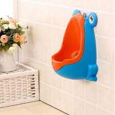 Jungen, bei denen die jeansjacke den schwarzen anzug nur ungenügend maskiert, mädchen, die, begleitet von gestrengen müttern, in ihrer eleganten toilette und den darübergezogenen windjacken frieren. Frosch Kinder Topfchen Wc Kinder Urinal Fur Jungs Pinkeln Trainer Bad Gunstig Im Onlineshop Von Joom Kaufen