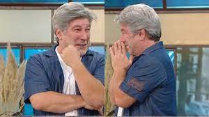 En el primero, pachu peña encarnaba a el hombre objeto, un extraño invitado de chiche que comía diferentes objetos y los fusionaba en otros objetos que tengan un nombre emparentado a los anteriores, por ejemplo: Pachu Pena Se Suma A Showmatch La Academia Pronto