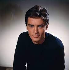 Tổng thống Pháp và giới mộ điệu tưởng nhớ huyền thoại Alain Delon