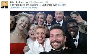 Ellen S Oscar Selfie Tweet Deleted Is A Bug To Blame Ellen Degeneres Degeneres What Is Twitter