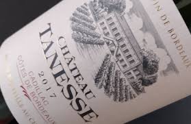 Le président macron a fait découvrir à xi jinping les vins français dont le meilleur vin rouge du monde, un château l'hospitalet la clape de gérard bertrand. Hippovino Janvier 2021