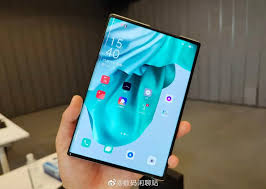 This is a unique smartphone that comes with rollable concept. A Rollable Smartphone From Oppo Will Become Available But Not Soon